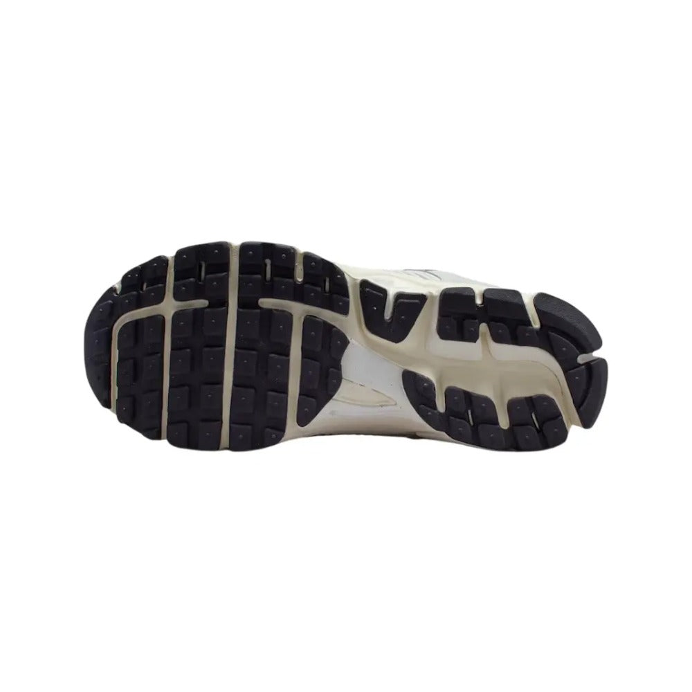 F6998011-Zoom Vomero 5 'Photon Dust Chrome'