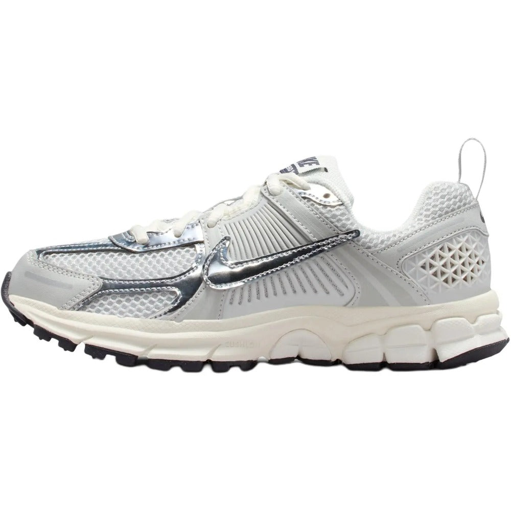 F6998011-Zoom Vomero 5 'Photon Dust Chrome'