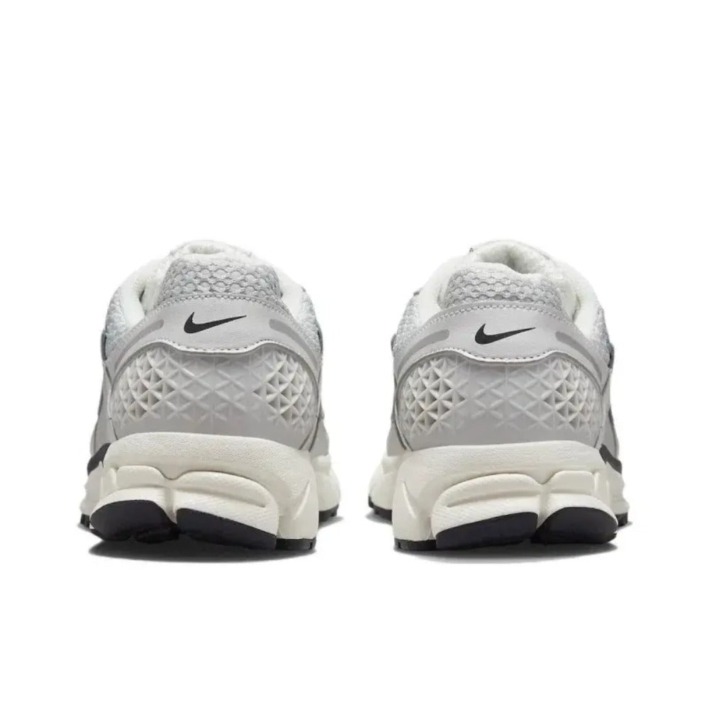 IV5738-133-Zoom Vomero 5 Athletic Shoes